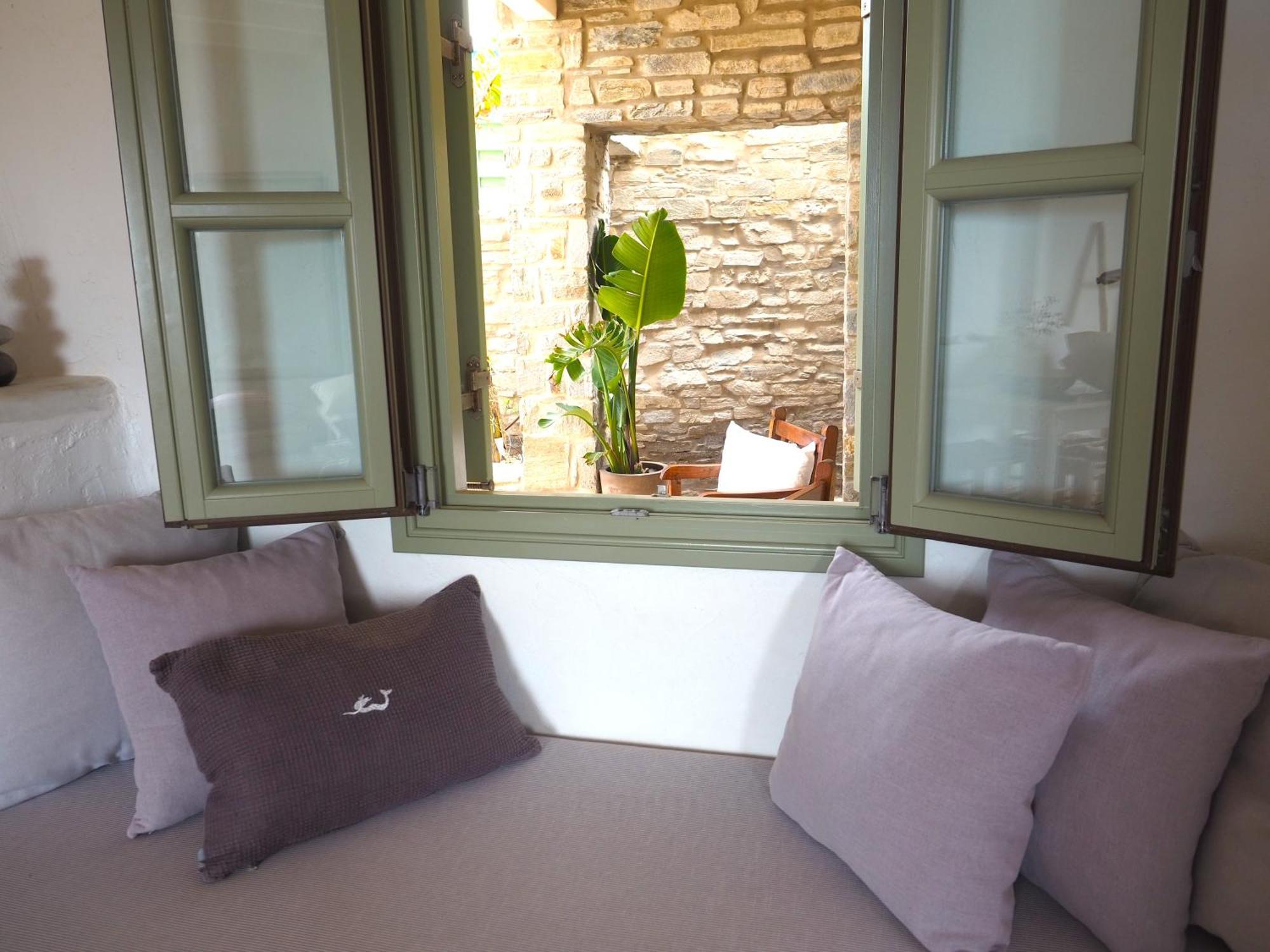 Ochre Dream, Beach Front & Sunset Villa Naousa Bilik gambar