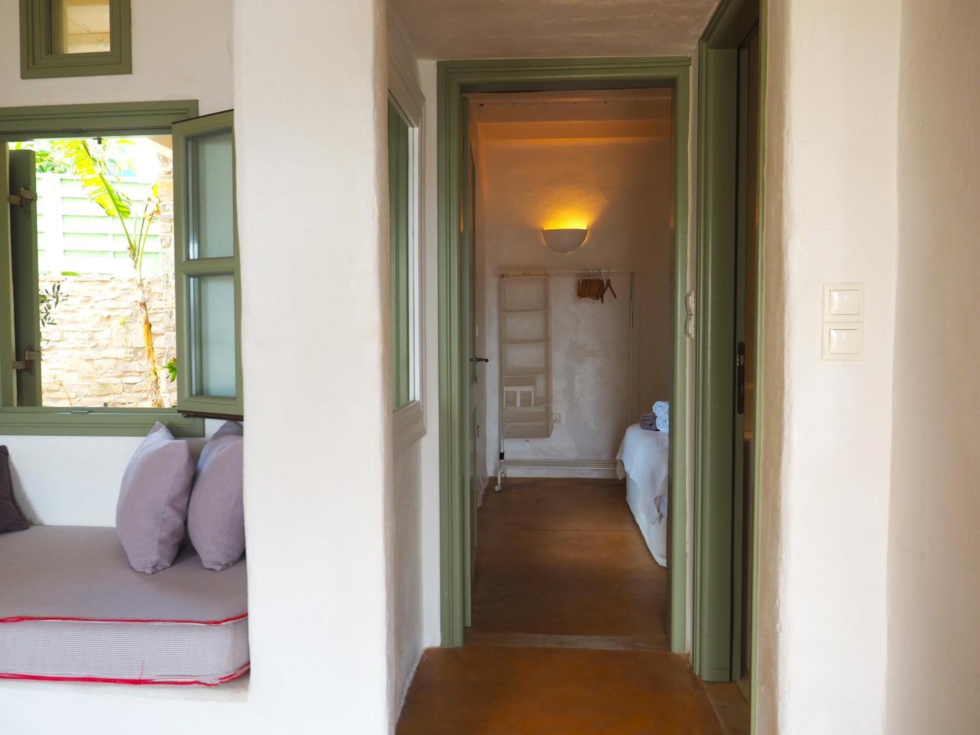 Ochre Dream, Beach Front & Sunset Villa Naousa Bilik gambar